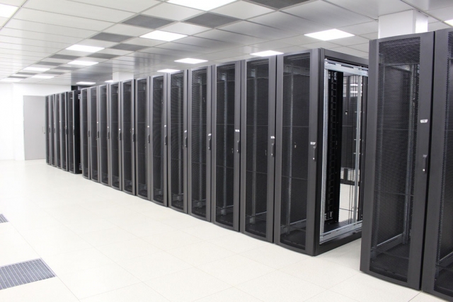 Teraco JB1 West empty racks - exposed